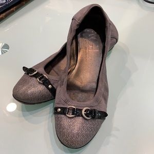 Gently used AGL flat 39